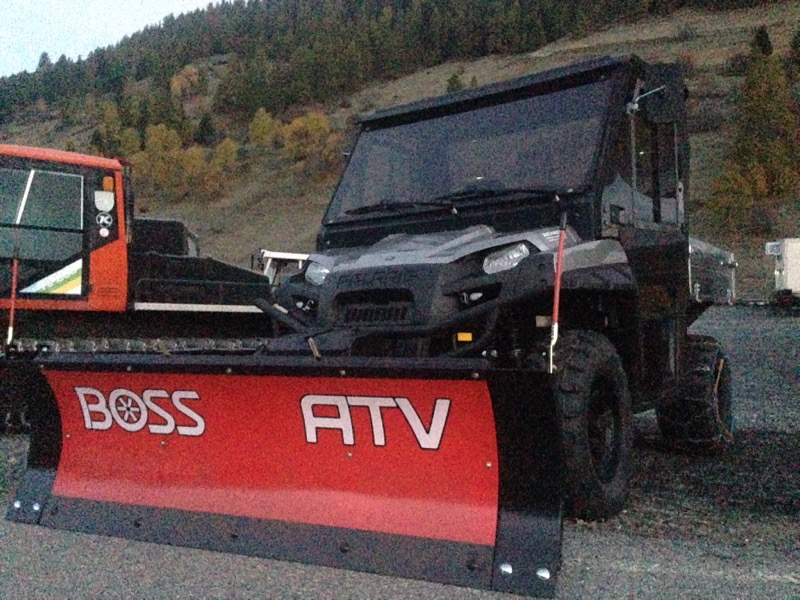 Polaris Ranger 800 mit Boss Schneepflug