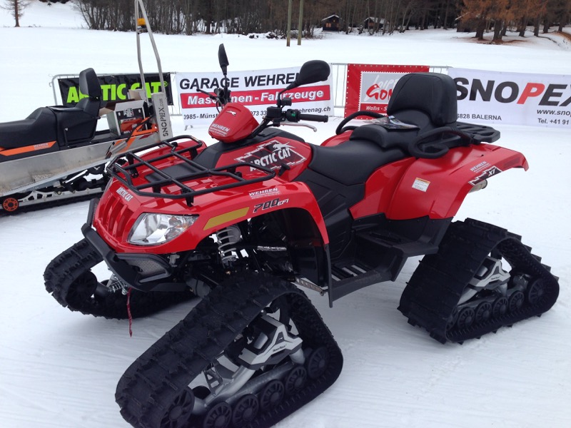 Arctic Cat 700 i XT TRV mit Raupen