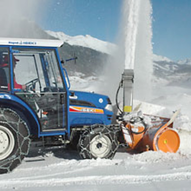 Iseki Kommunaltraktor mit Zaugg Frse