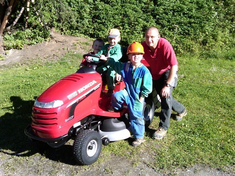 Ablieferung Rasentraktor im Holidaycamp